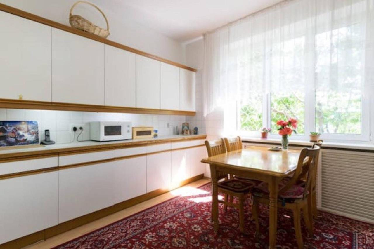 Guest House On Maksimova 9 Almaty Exterior photo